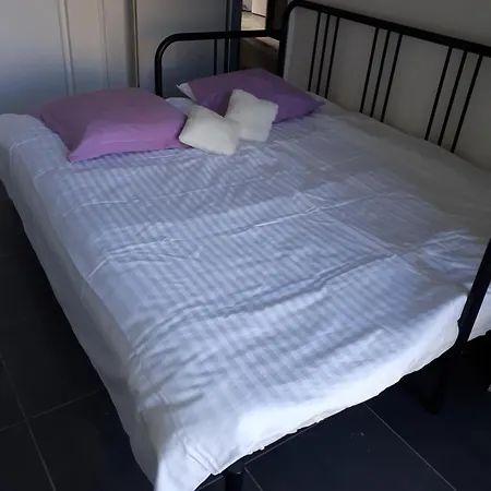 0r Au Trefle Dort 公寓